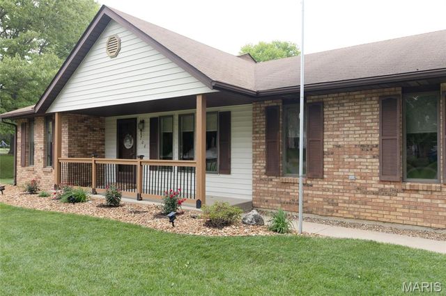 708 Riviera Circle, Edwardsville, IL 62025