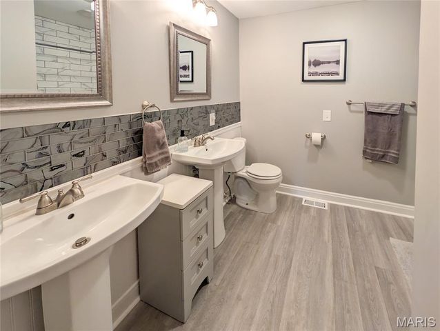 708 Riviera Circle, Edwardsville, IL 62025