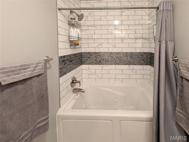 708 Riviera Circle, Edwardsville, IL 62025