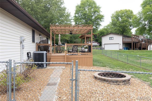 708 Riviera Circle, Edwardsville, IL 62025