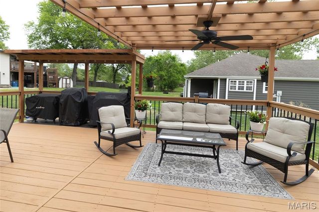 708 Riviera Circle, Edwardsville, IL 62025