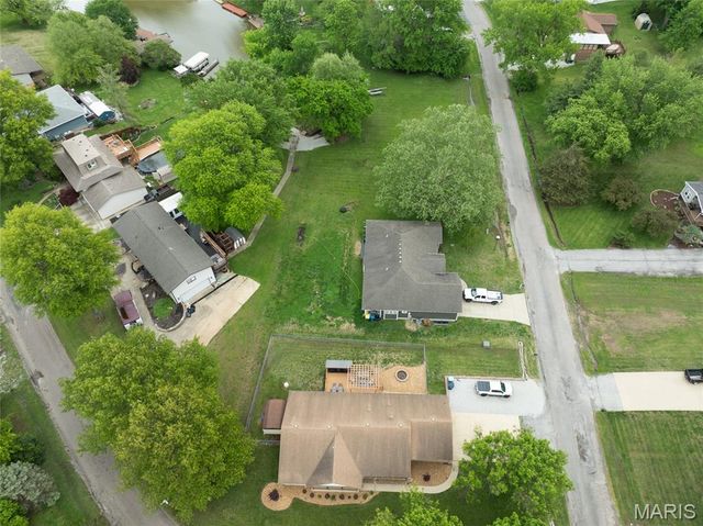 708 Riviera Circle, Edwardsville, IL 62025