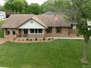 708 Riviera Circle, Edwardsville, IL 62025
