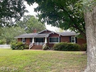 11 Johnson Point RD, Mathews, VA 23109