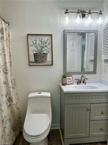 21 Park Village Lane A, Greensboro, NC 27455