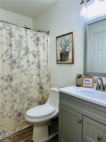 21 Park Village Lane A, Greensboro, NC 27455