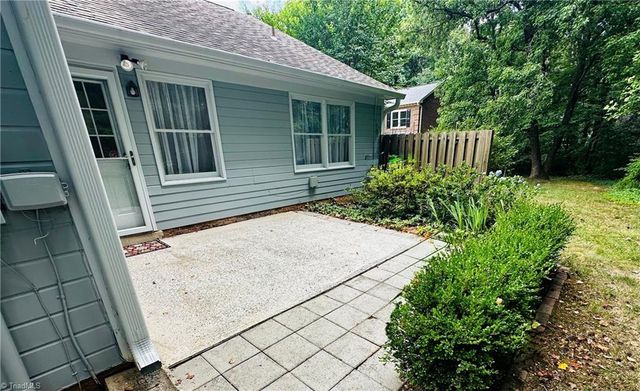 21 Park Village Lane A, Greensboro, NC 27455
