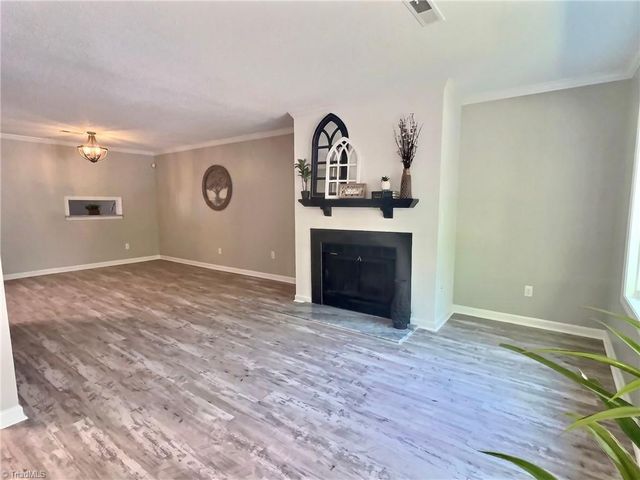 21 Park Village Lane A, Greensboro, NC 27455