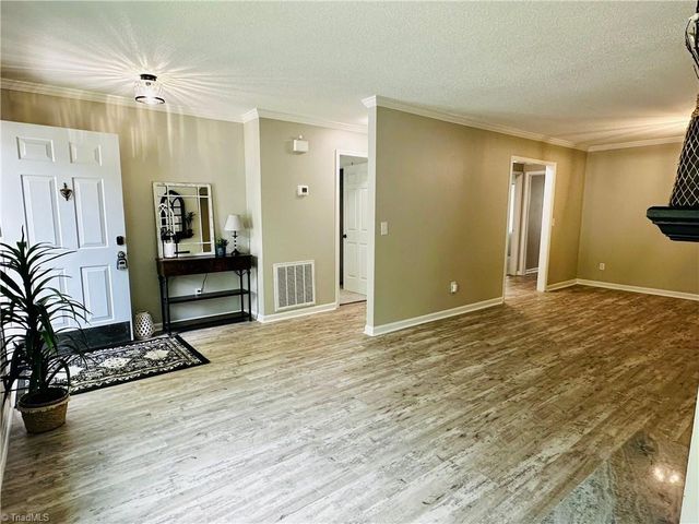 21 Park Village Lane A, Greensboro, NC 27455