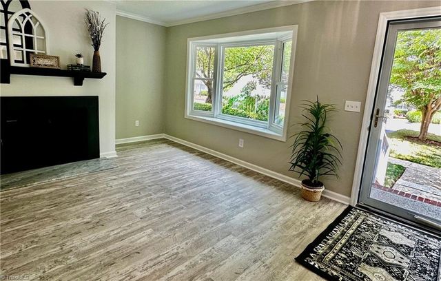 21 Park Village Lane A, Greensboro, NC 27455