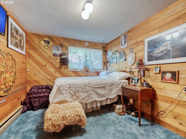 32018 CAMAS SWALE Rd, Creswell, OR 97426