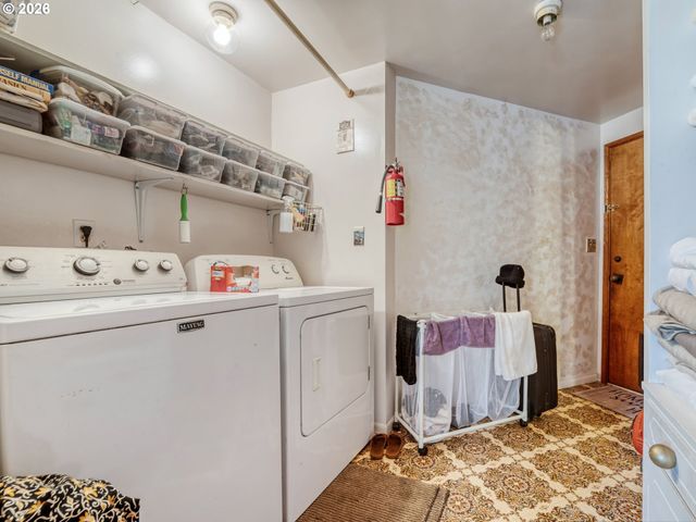 32018 CAMAS SWALE Rd, Creswell, OR 97426