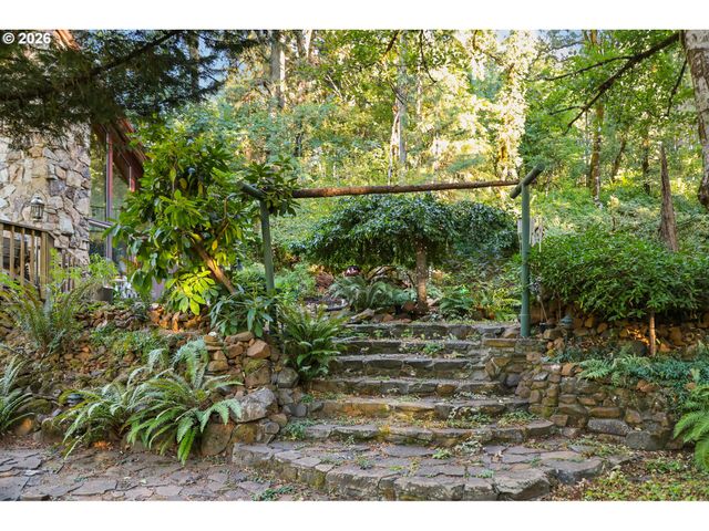 32018 CAMAS SWALE Rd, Creswell, OR 97426