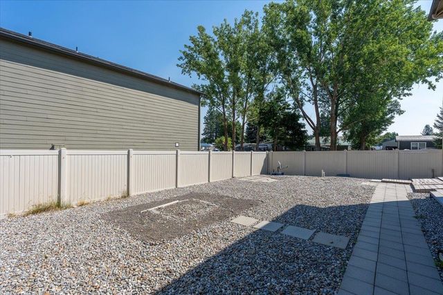 12212 N Greene St, Mead, WA 99021
