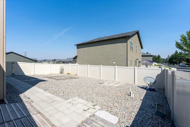 12212 N Greene St, Mead, WA 99021