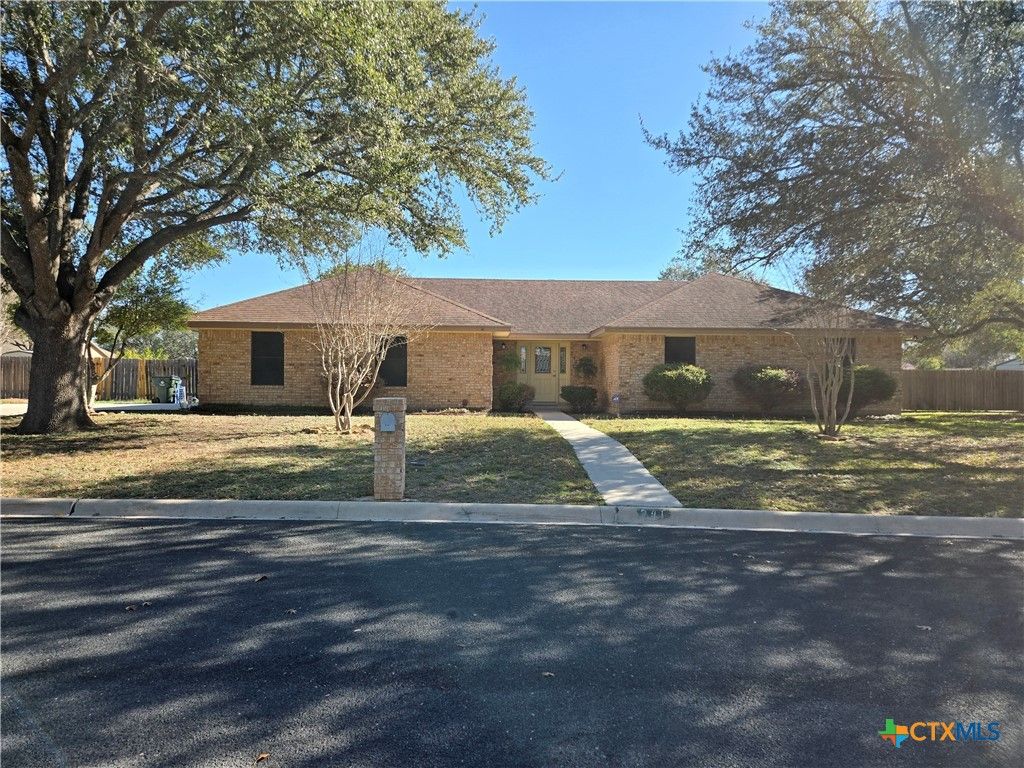 241 Galvin Drive, Seguin, TX 78155