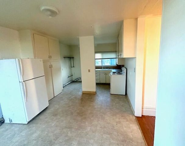 1005 E St Street, Eureka, CA 95501