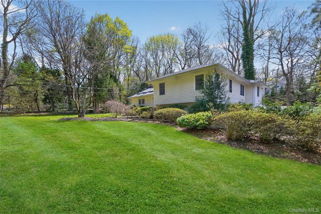 7 Bluebird Lane, Huntington, NY 11743