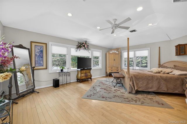 7 Bluebird Lane, Huntington, NY 11743