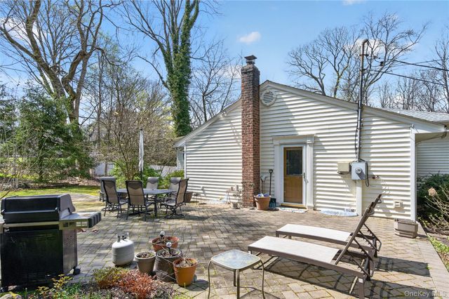 7 Bluebird Lane, Huntington, NY 11743
