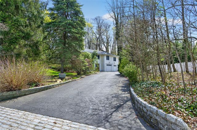 7 Bluebird Lane, Huntington, NY 11743