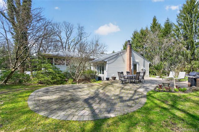 7 Bluebird Lane, Huntington, NY 11743
