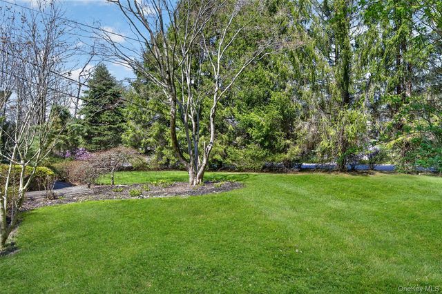 7 Bluebird Lane, Huntington, NY 11743