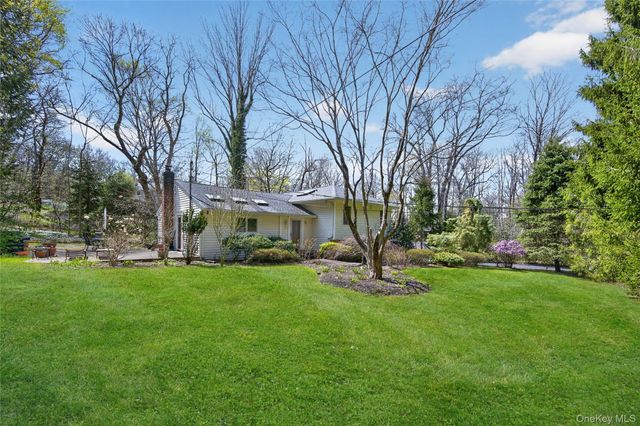 7 Bluebird Lane, Huntington, NY 11743