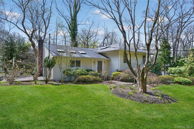 7 Bluebird Lane, Huntington, NY 11743