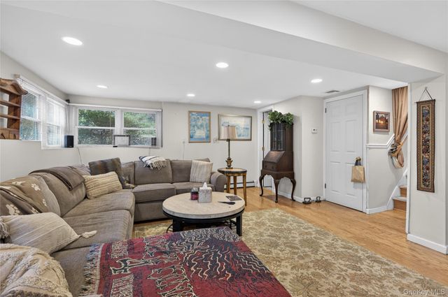 7 Bluebird Lane, Huntington, NY 11743