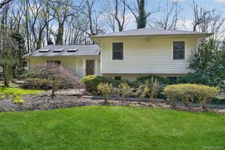 7 Bluebird Lane, Huntington, NY 11743
