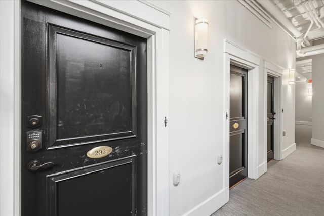 4 Beaufain Street 202, Charleston, SC 29401