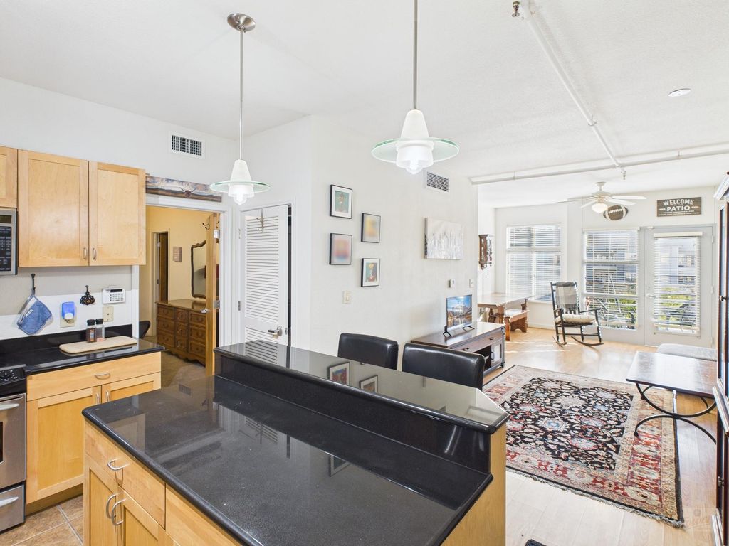 711 W 26th ST 606, Austin, TX 78705