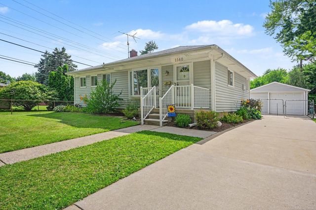 1540 Westlawn Street, Mt Clemens, MI 48043