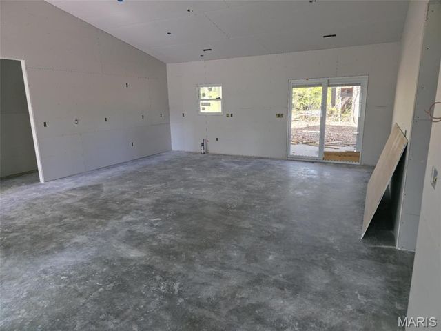 600 Christine Avenue, St James, MO 65559