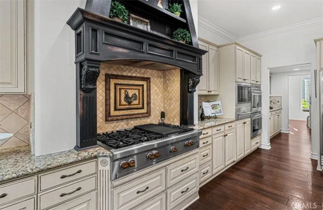 26012 Horseshoe Cr, Laguna Hills, CA 92653