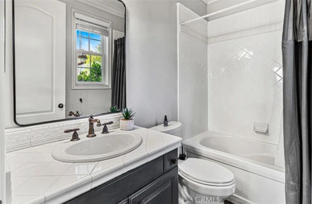 26012 Horseshoe Cr, Laguna Hills, CA 92653