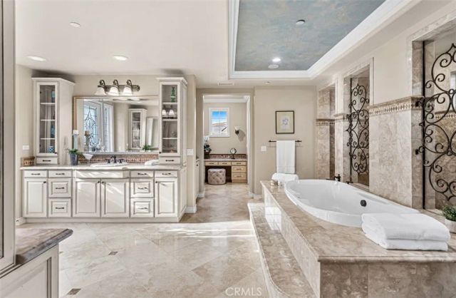 26012 Horseshoe Cr, Laguna Hills, CA 92653