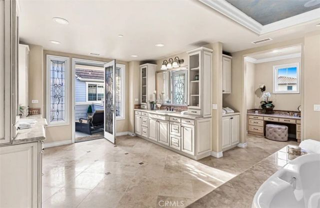 26012 Horseshoe Cr, Laguna Hills, CA 92653