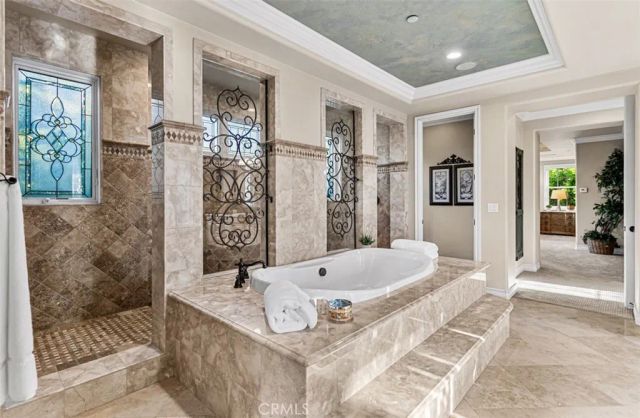 26012 Horseshoe Cr, Laguna Hills, CA 92653