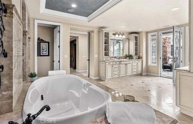 26012 Horseshoe Cr, Laguna Hills, CA 92653