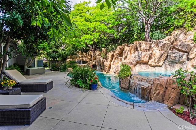 26012 Horseshoe Cr, Laguna Hills, CA 92653