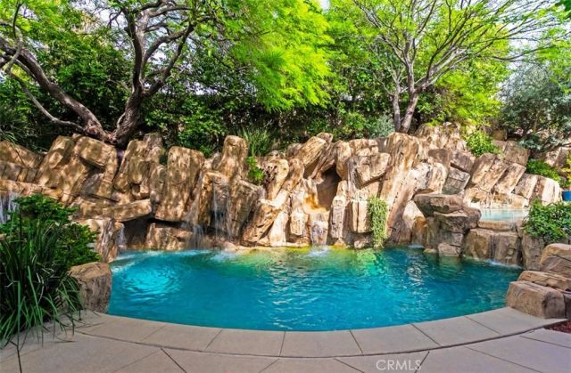 26012 Horseshoe Cr, Laguna Hills, CA 92653