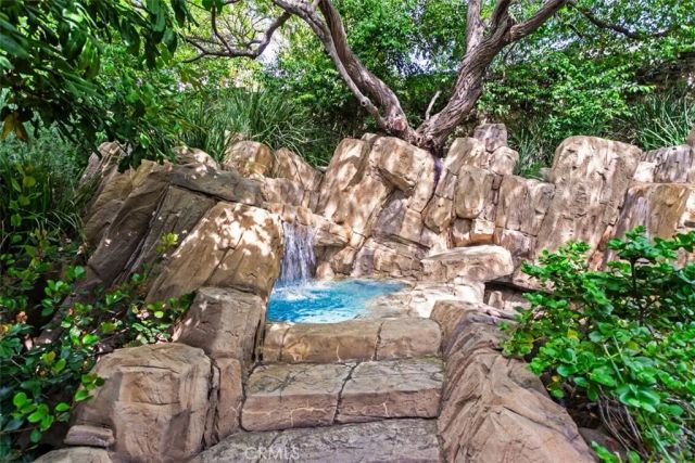 26012 Horseshoe Cr, Laguna Hills, CA 92653