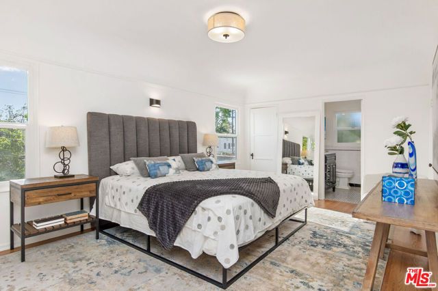 1110 Hi Point Street, Los Angeles, CA 90035