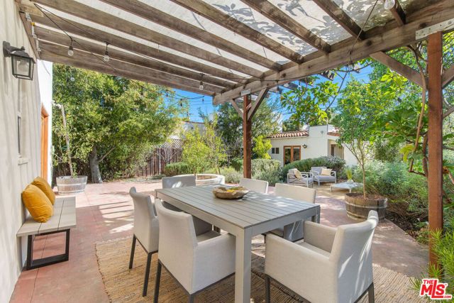 1110 Hi Point Street, Los Angeles, CA 90035