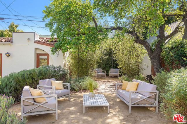 1110 Hi Point Street, Los Angeles, CA 90035