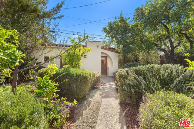 1110 Hi Point Street, Los Angeles, CA 90035