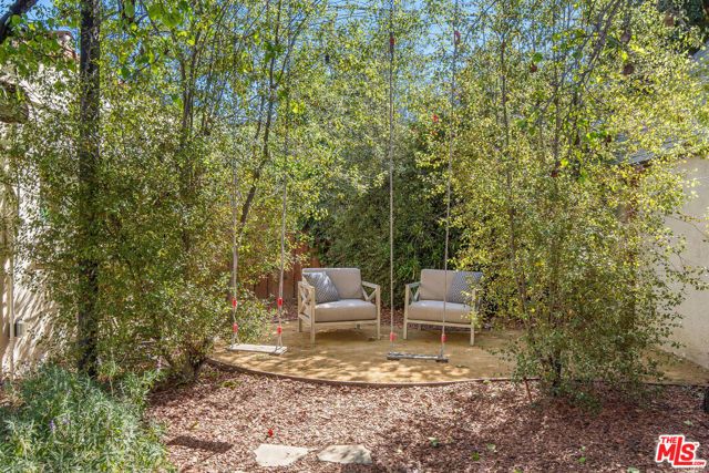 1110 Hi Point Street, Los Angeles, CA 90035