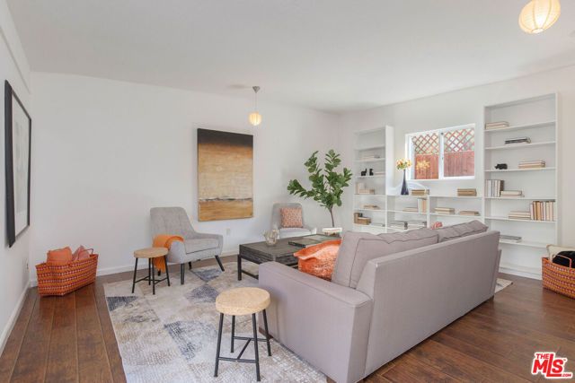 1110 Hi Point Street, Los Angeles, CA 90035